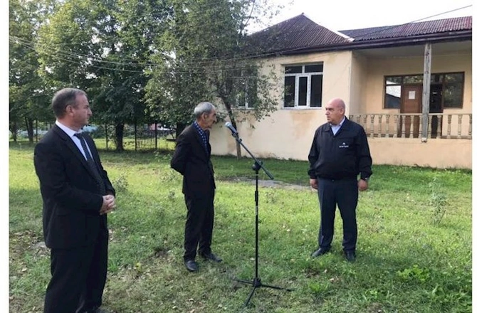 “Açıq mikrofon” İsmayıllının Topçu kəndində — FOTO “Açıq mikrofon” İsmayıllının Topçu kəndində — FOTO