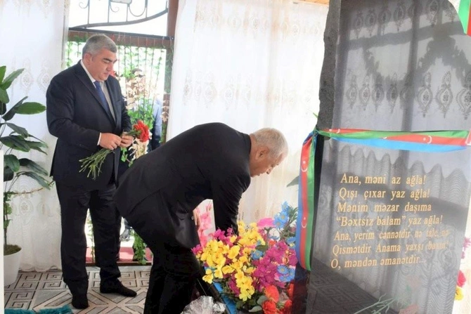 İcra başçısı və deputat şəhid məzarını ziyarət edib, il mərasiminə qatılıblar — FOTOLAR