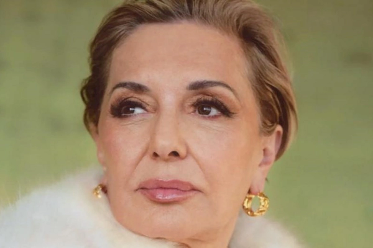 Ququş səhnədən getdi