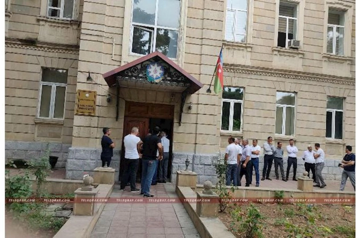 Generalın dəstəsinin məhkəməsi başladı