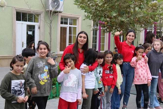 “Azerçay”dan “Bilik Günü” münasibətilə növbəti sosial layihə — FOTOLAR “Azerçay”dan “Bilik Günü” münasibətilə növbəti sosial layihə — FOTOLAR