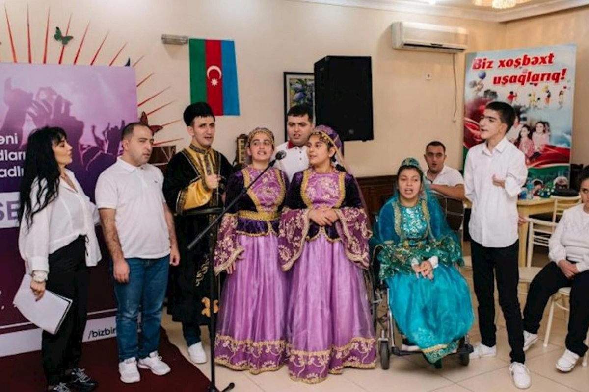 Əlilliyi olan şəxslərin istedadlarının üzə çıxarılmasına dəstək göstərilir — FOTOLAR