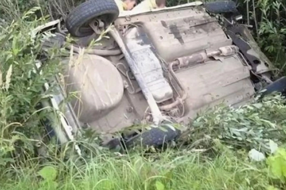 Ağsu dolaylarında Mercedes aşdı: 2 nəfər öldü