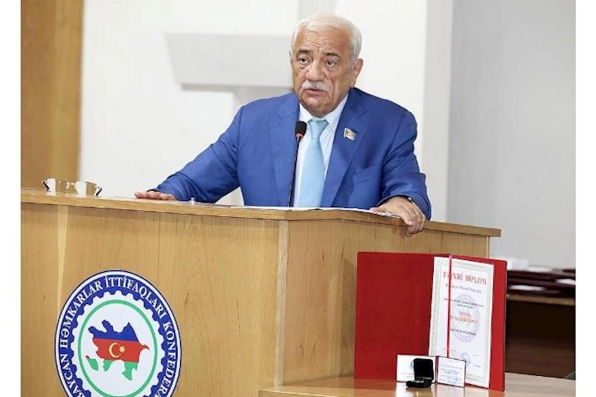 “İlin peşəkar gənci” adına layiq görülmüş gənclər mükafatlandırıldı — FOTOLAR