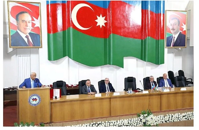 “İlin peşəkar gənci” adına layiq görülmüş gənclər mükafatlandırıldı — FOTOLAR “İlin peşəkar gənci” adına layiq görülmüş gənclər mükafatlandırıldı — FOTOLAR