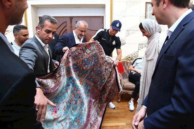 İranda Kriştiano Ronaldoya sürpriz hədiyyə — FOTOLAR