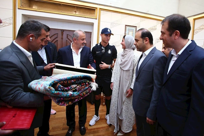 İranda Kriştiano Ronaldoya sürpriz hədiyyə — FOTOLAR