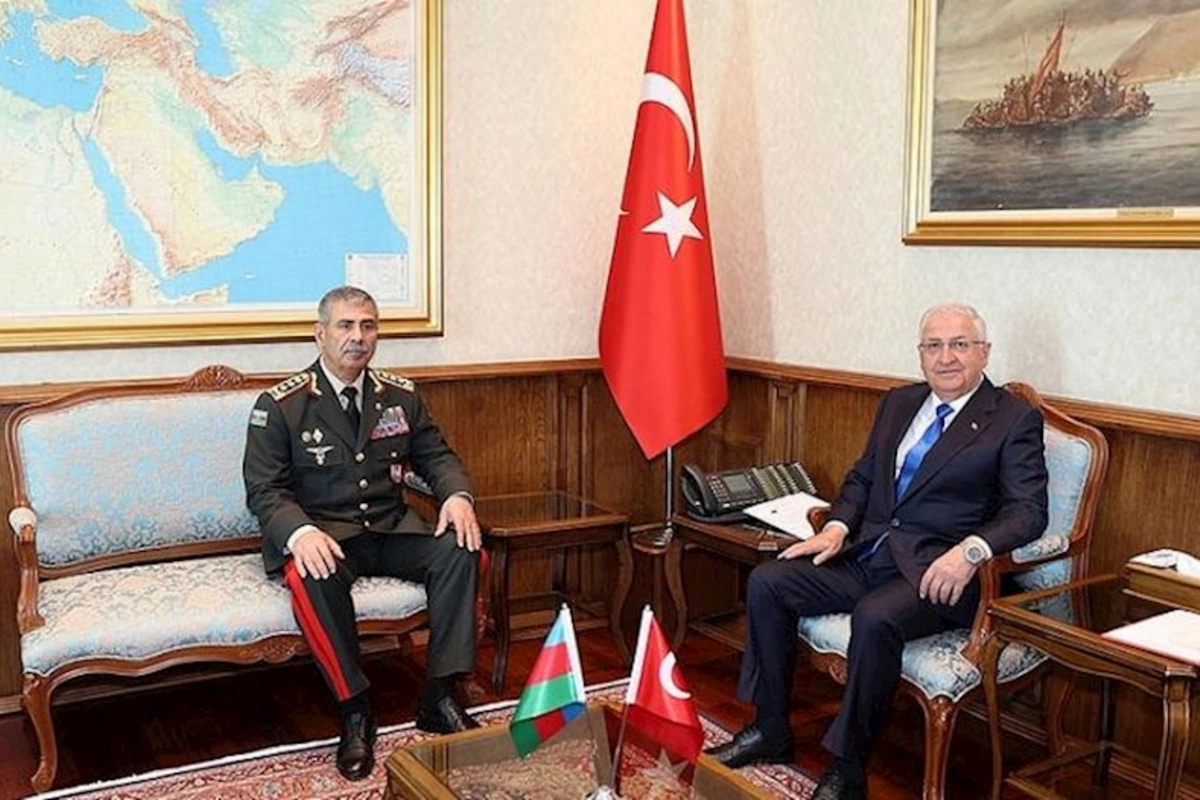 Türkiyə müdafiə naziri Zakir Həsənova zəng etdi