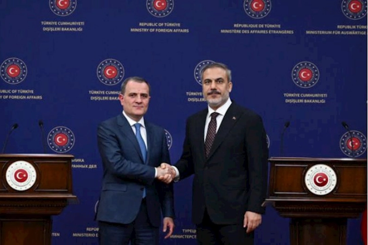 Azərbaycan və Türkiyə xarici işlər nazirləri arasında görüş baş tutub