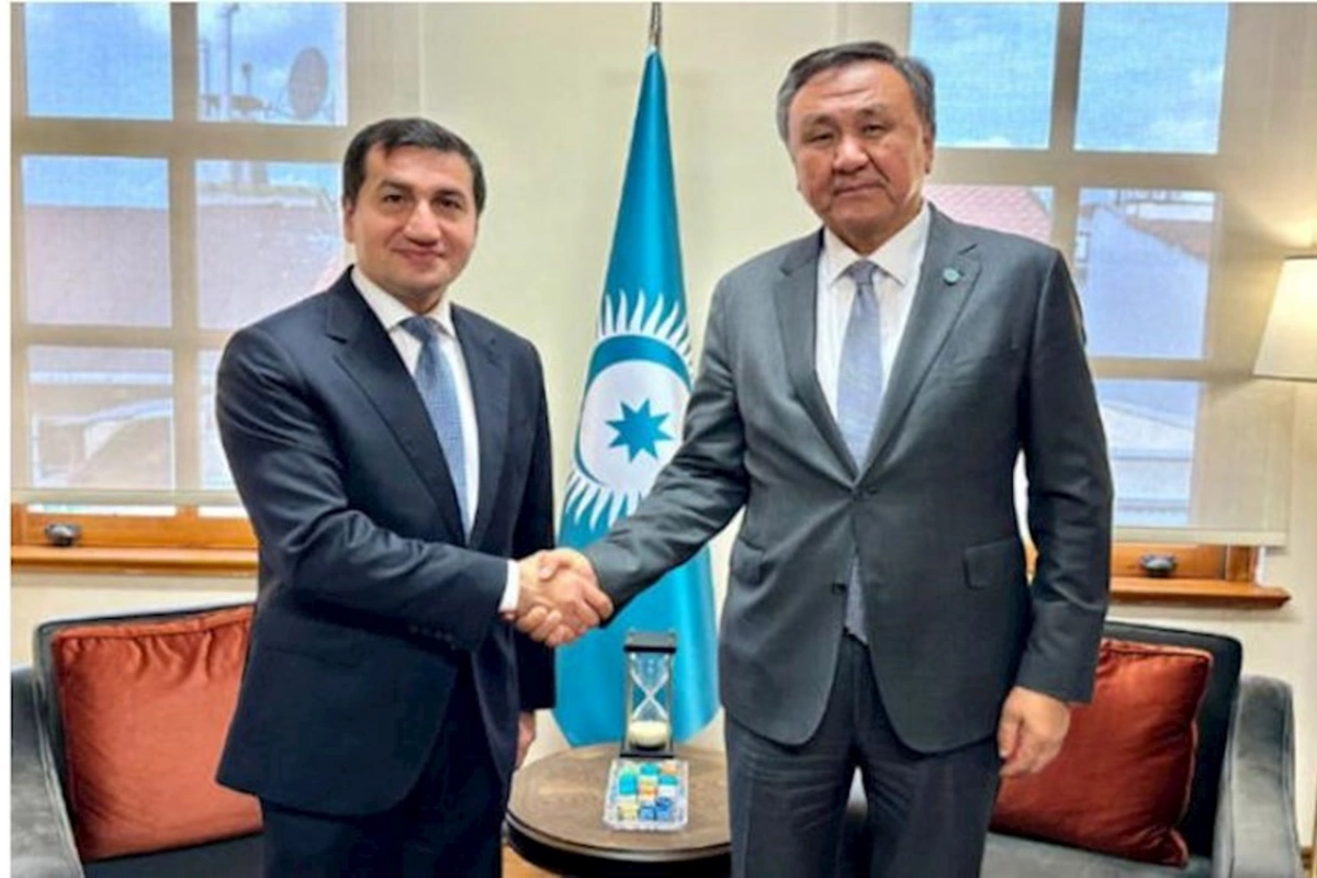 Hikmət Hacıyev TDT-in Baş katibi ilə görüşüb