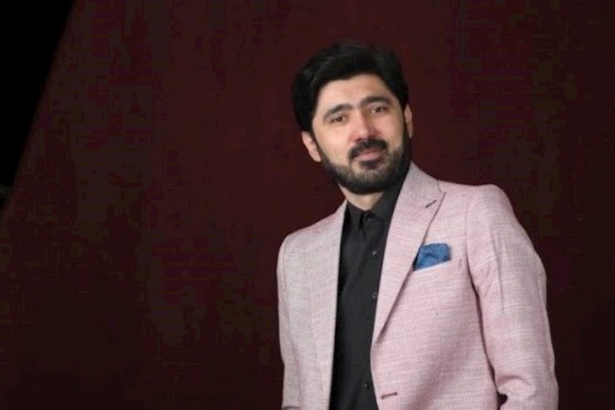 Kəramətdən Çingiz Abdullayevə cavab: “Futboldan girib siyasətdən çıxırsan, müəllim tut, sənə dil öyrətsin”