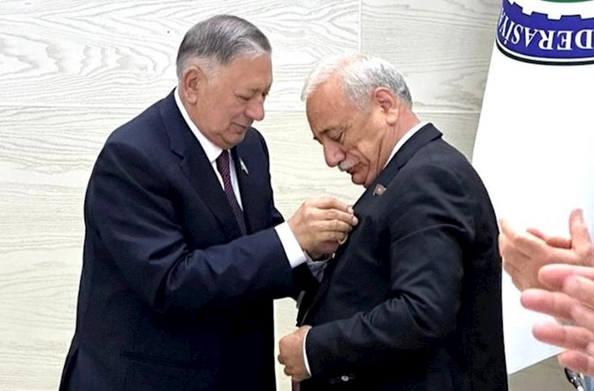 Azərbaycan və Özbəkistan həmkarlar ittifaqları arasında Əməkdaşlıq Memorandumu imzalandı — FOTO Azərbaycan və Özbəkistan həmkarlar ittifaqları arasında Əməkdaşlıq Memorandumu imzalandı — FOTO