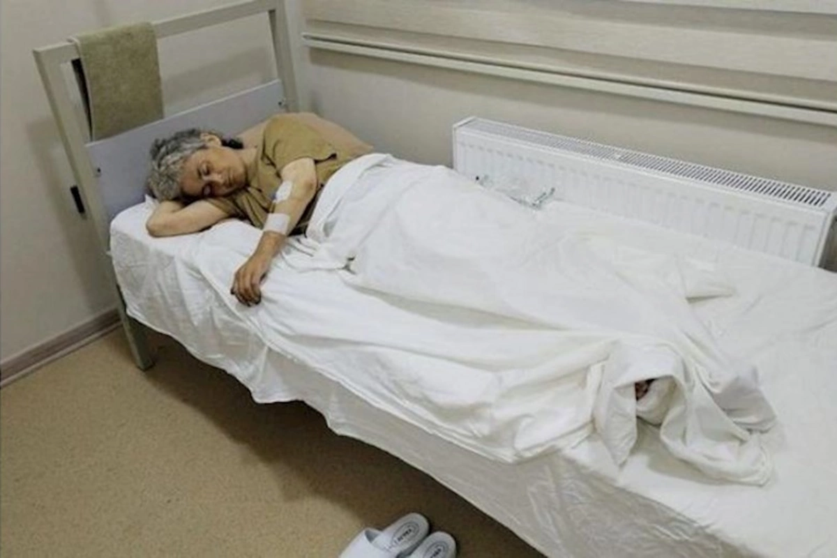 Yaralı erməni qadın hərbi hospitala təxliyə edilib — VİDEO