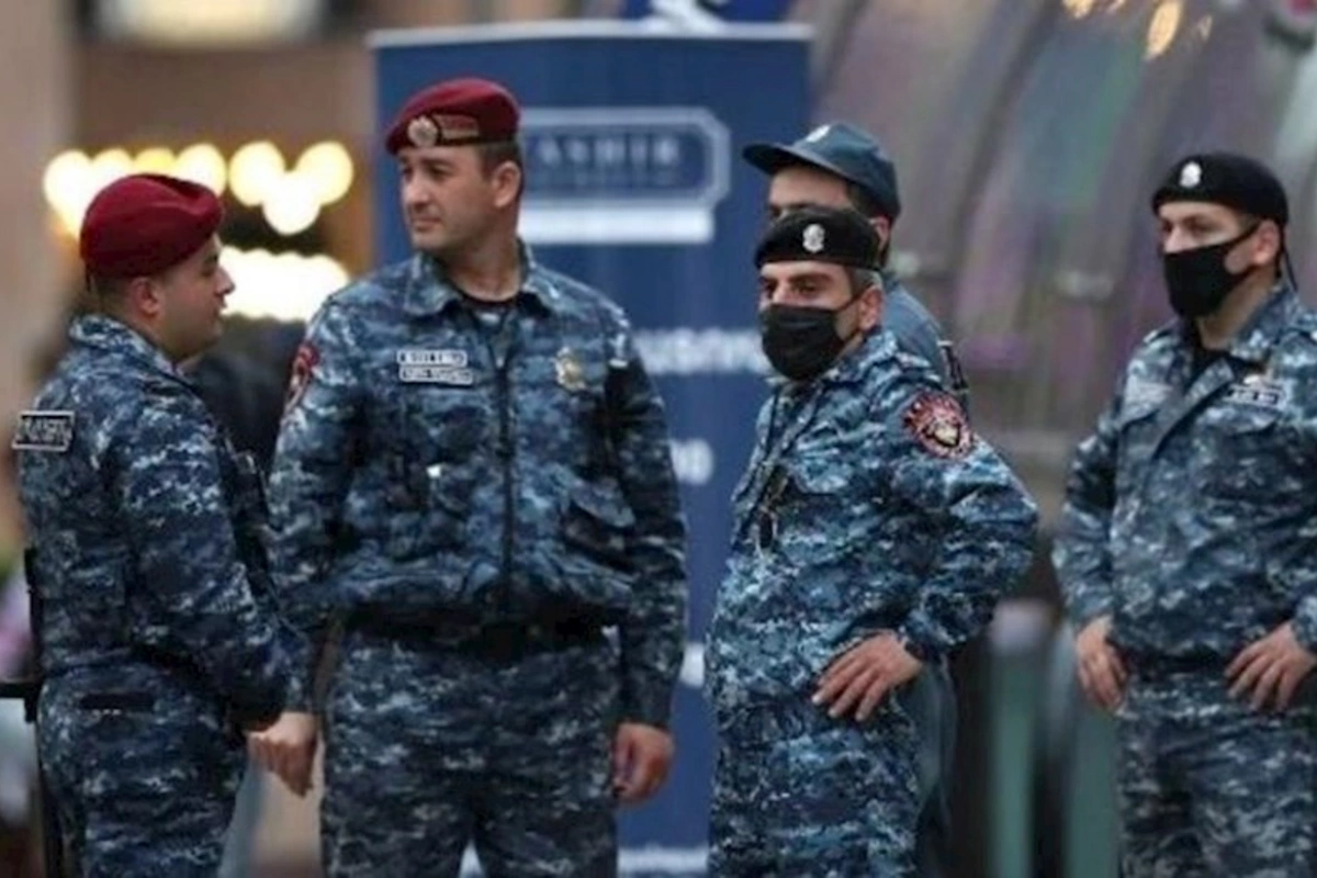 Ermənistanda onlarla gənc aksiyaçı həbs olunub