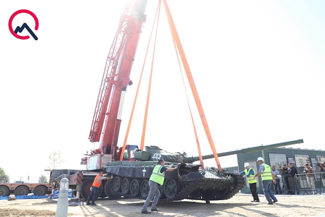 Düşmənin “qələbə” simvoulu olan tank Bakıda — FOTOLAR