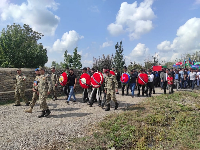 Şəhidin nişanlısının son mesajları: “Tək qoyan deyiləm onu” Şəhidin nişanlısının son mesajları: “Tək qoyan deyiləm onu”