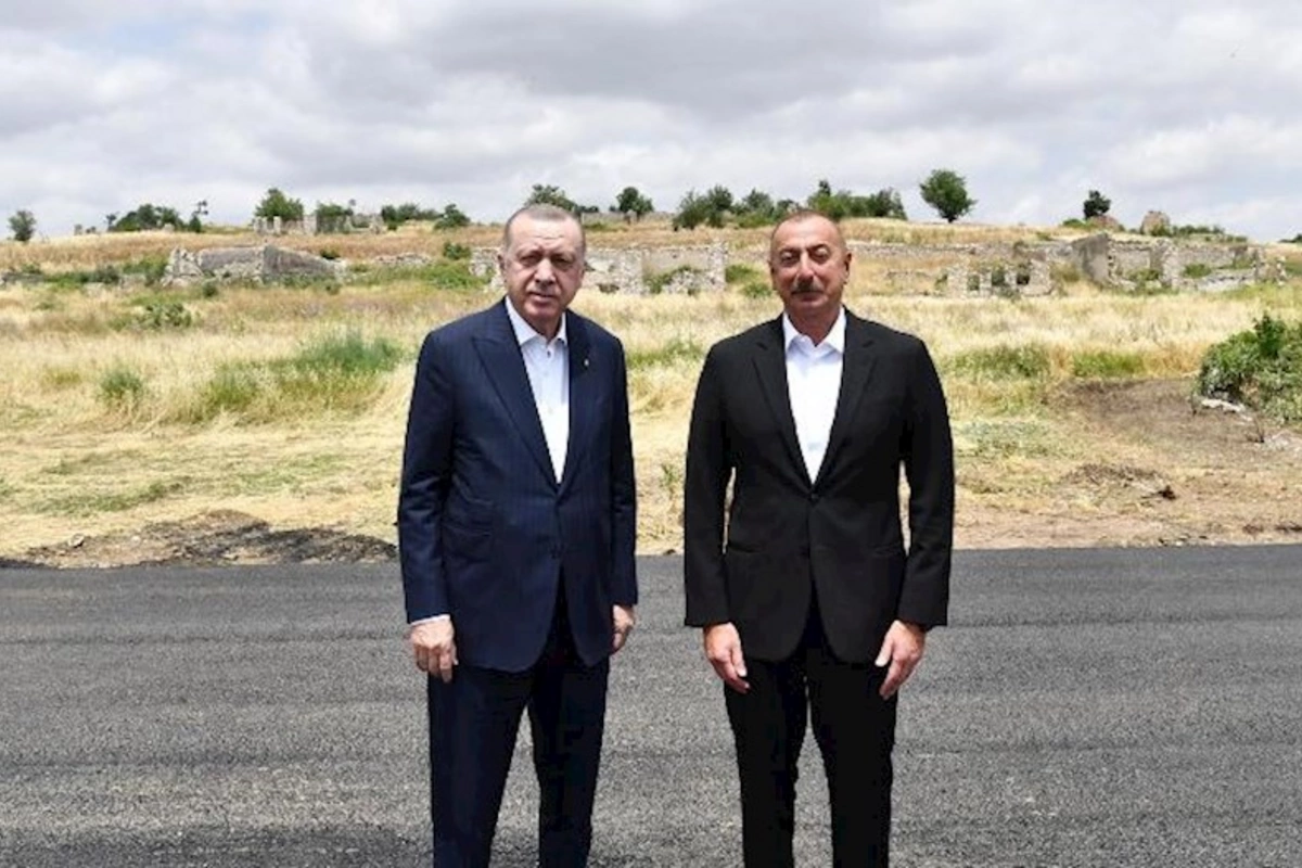 Prezidentlər Naxçıvanda hərbi zavodun açılışında iştirak etdilər — YENİLƏNİB