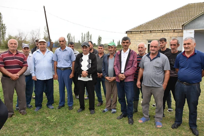Ağçay kənd sakinlərinin abonent olmaq istəyi — FOTOLAR