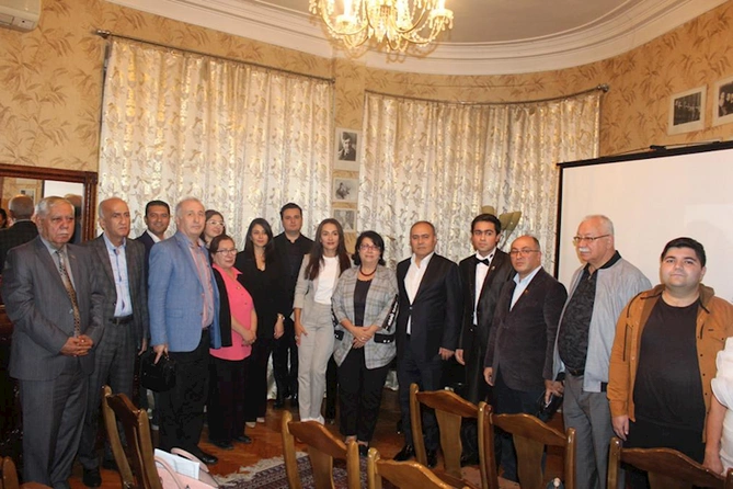 Ramil Qasımov Bülbül vokal məktəbi adlı filmi təqdim etdi — FOTOLAR