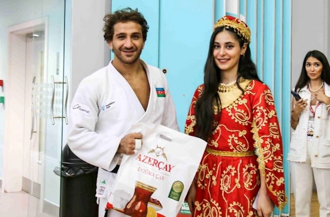 “Azerçay”dan “Bakı Böyük Dəbilqə 2023” turnirinə dəstək — FOTO “Azerçay”dan “Bakı Böyük Dəbilqə 2023” turnirinə dəstək — FOTO