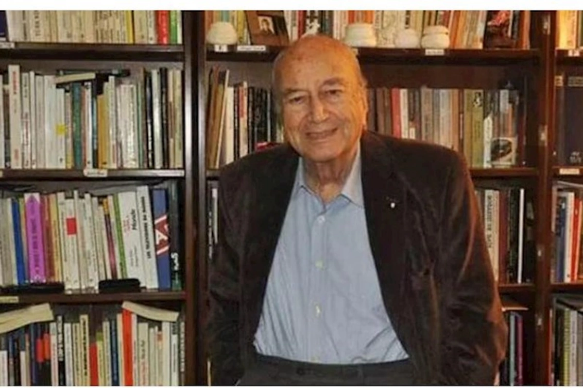 Məşhur yazıçı 100 yaşında vəfat etdi