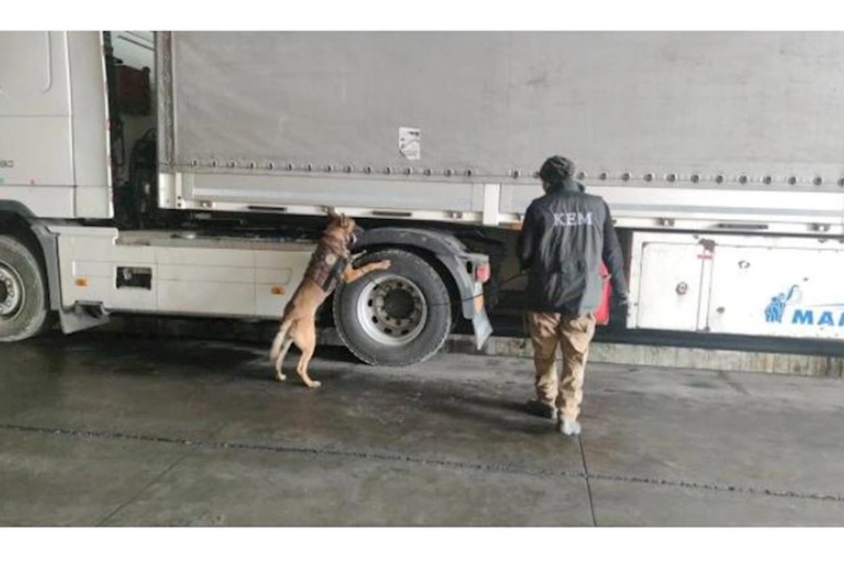 Yük maşınında 24 kilo narkotik tapıldı