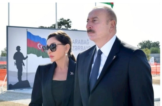 Prezident və birinci xanım Zəfər parkında — FOTOLAR (YENİLƏNİB)