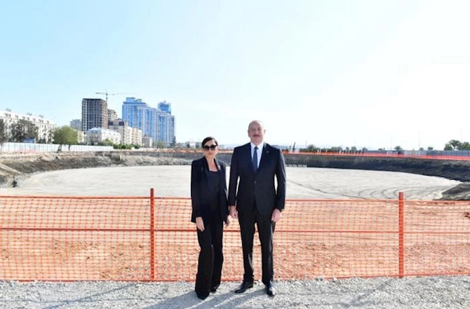 Prezident və birinci xanım Zəfər parkında — FOTOLAR (YENİLƏNİB)