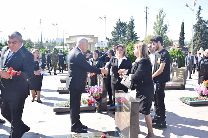 Şəhidlərimizi qürurla anırıq! Şəhidlərimizi qürurla anırıq!