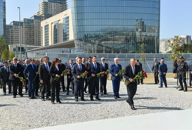 İqtisadiyyat Nazirliyinin kollektivi Zəfər Parkında olub — FOTOLAR