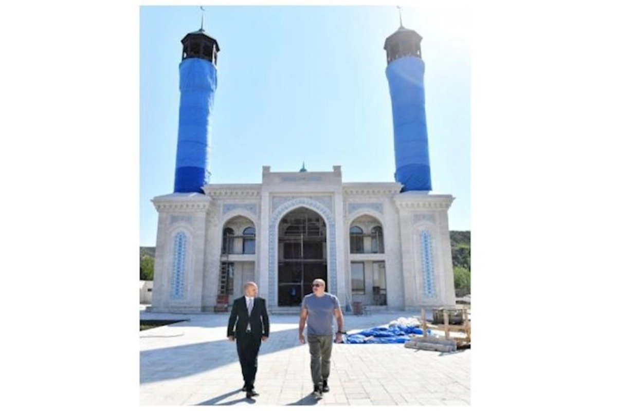 Prezident Zəngilan şəhər məscidində görülən işlərlə tanış olub — FOTOLAR