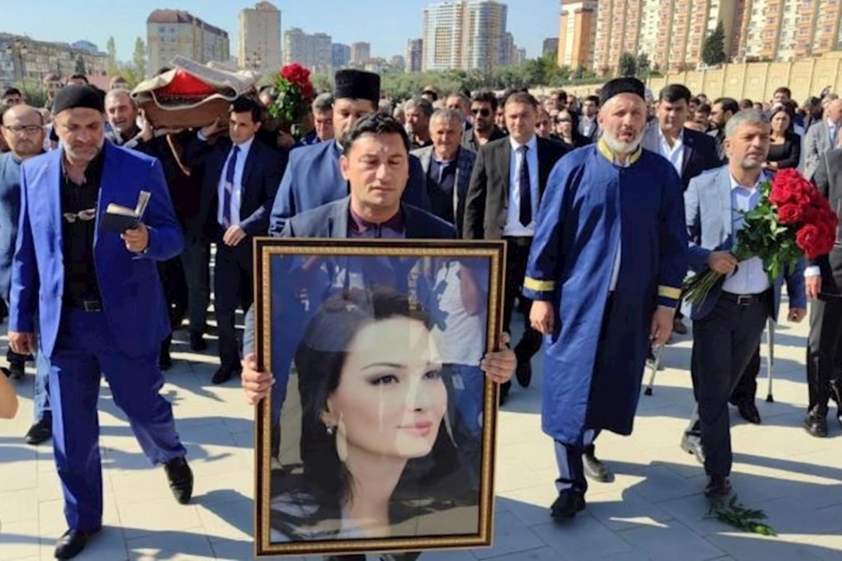 Qənirə Paşayeva ilə vida mərasimi başa çatıb — CANLI (YENİLƏNİB)