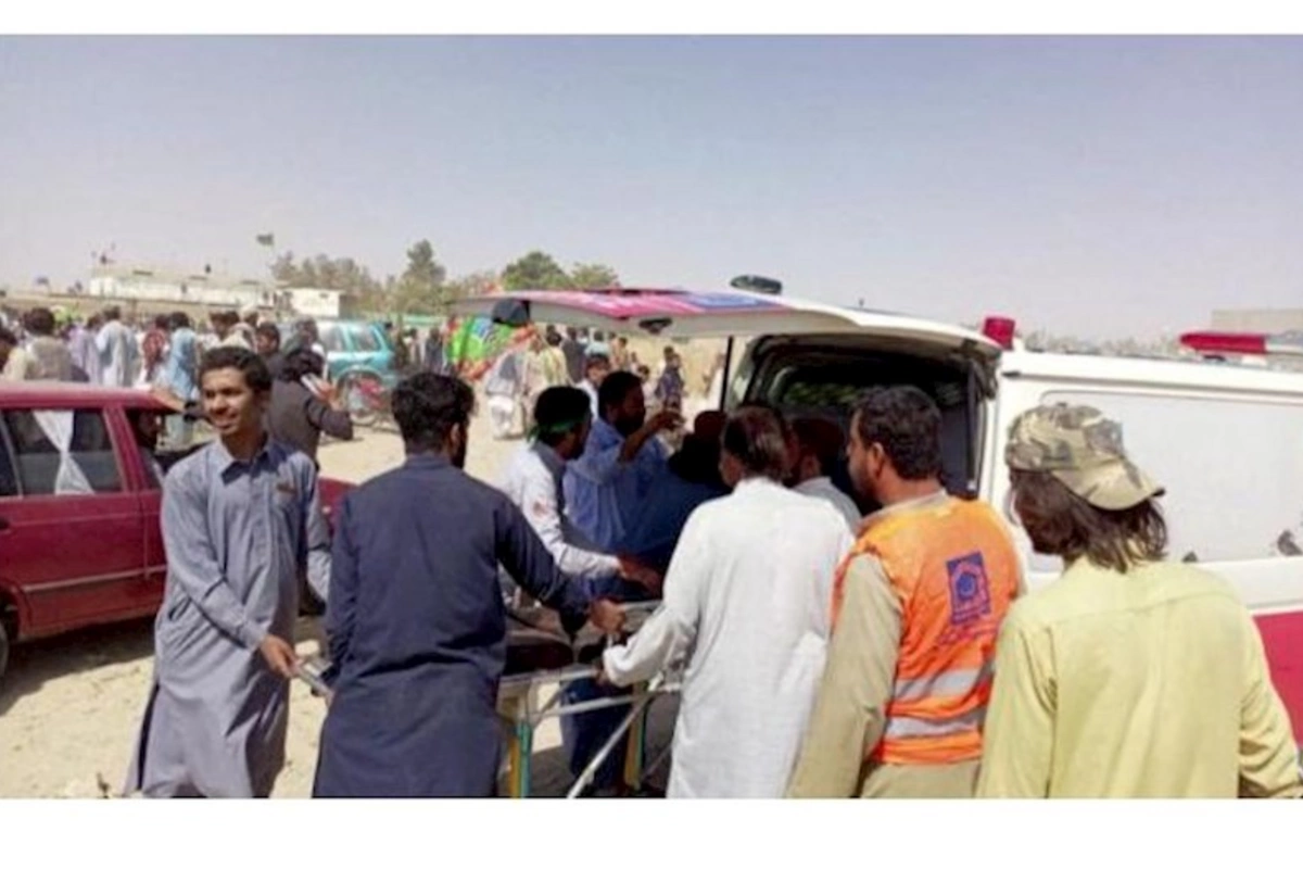 Pakistanda məscid yaxınlığında bombalı hücum: 52 ölü