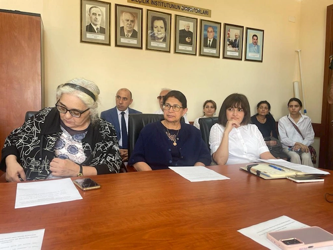 Dilçilik İnstitutunda Türkiyə Cümhuriyyətinin 100 illiyi qeyd olundu — FOTO