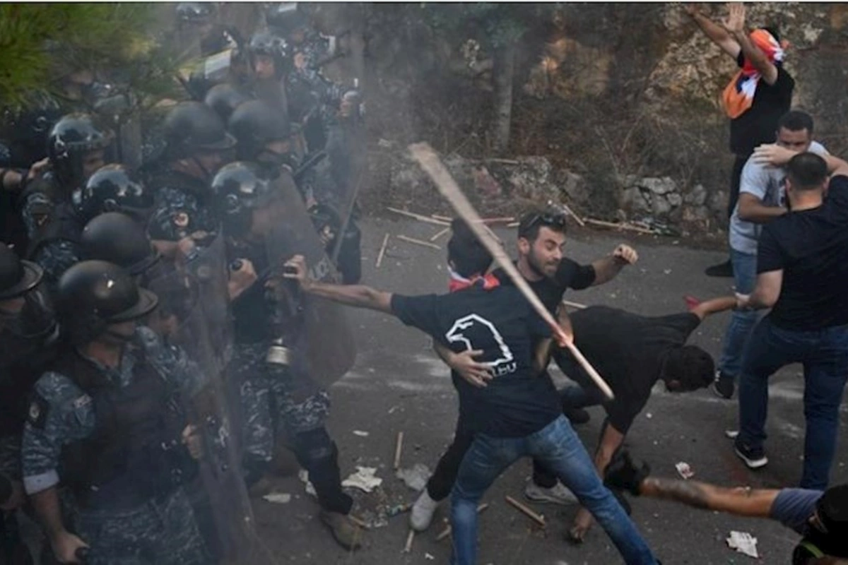 Livanda erməni təxribatı nəticəsində 25 yerli polis xəsarət alıb
