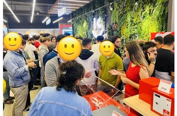 Bakıda “iPhone 15” izdihamına ekspertdən reaksiya: “Vacibdir ki, sən birinci alasan?” Bakıda “iPhone 15” izdihamına ekspertdən reaksiya: “Vacibdir ki, sən birinci alasan?”
