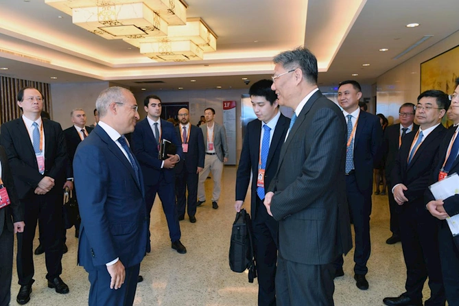 Azərbaycanın biznes və investisiya imkanları Çində nümayiş olundu — FOTOLAR Azərbaycanın biznes və investisiya imkanları Çində nümayiş olundu — FOTOLAR