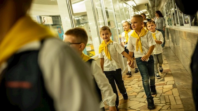 Raket hücumu altında metroda dərs günü...— FOTOLAR Raket hücumu altında metroda dərs günü...— FOTOLAR