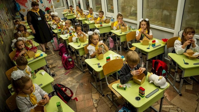 Raket hücumu altında metroda dərs günü...— FOTOLAR Raket hücumu altında metroda dərs günü...— FOTOLAR