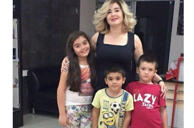 Rəfiqəsinin ailəsini dağıtdı, baş leytenant rütbəsi aldı — Elnarə Xəlilovanın ŞOK DOSYESİ Rəfiqəsinin ailəsini dağıtdı, baş leytenant rütbəsi aldı — Elnarə Xəlilovanın ŞOK DOSYESİ