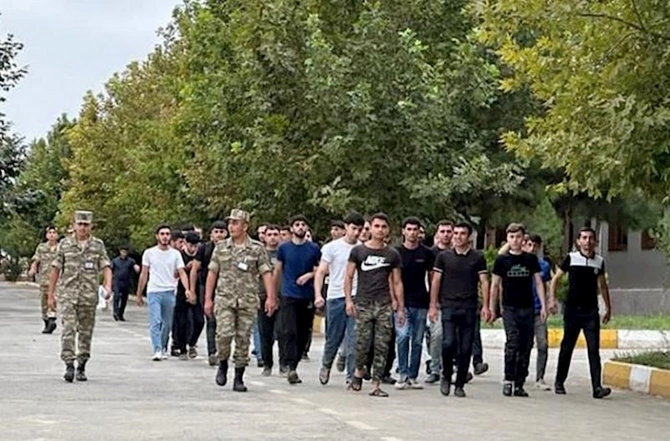MN ehtiyatdan çağırılan hərbi vəzifəlilərlə bağlı məlumat yaydı — FOTO MN ehtiyatdan çağırılan hərbi vəzifəlilərlə bağlı məlumat yaydı — FOTO