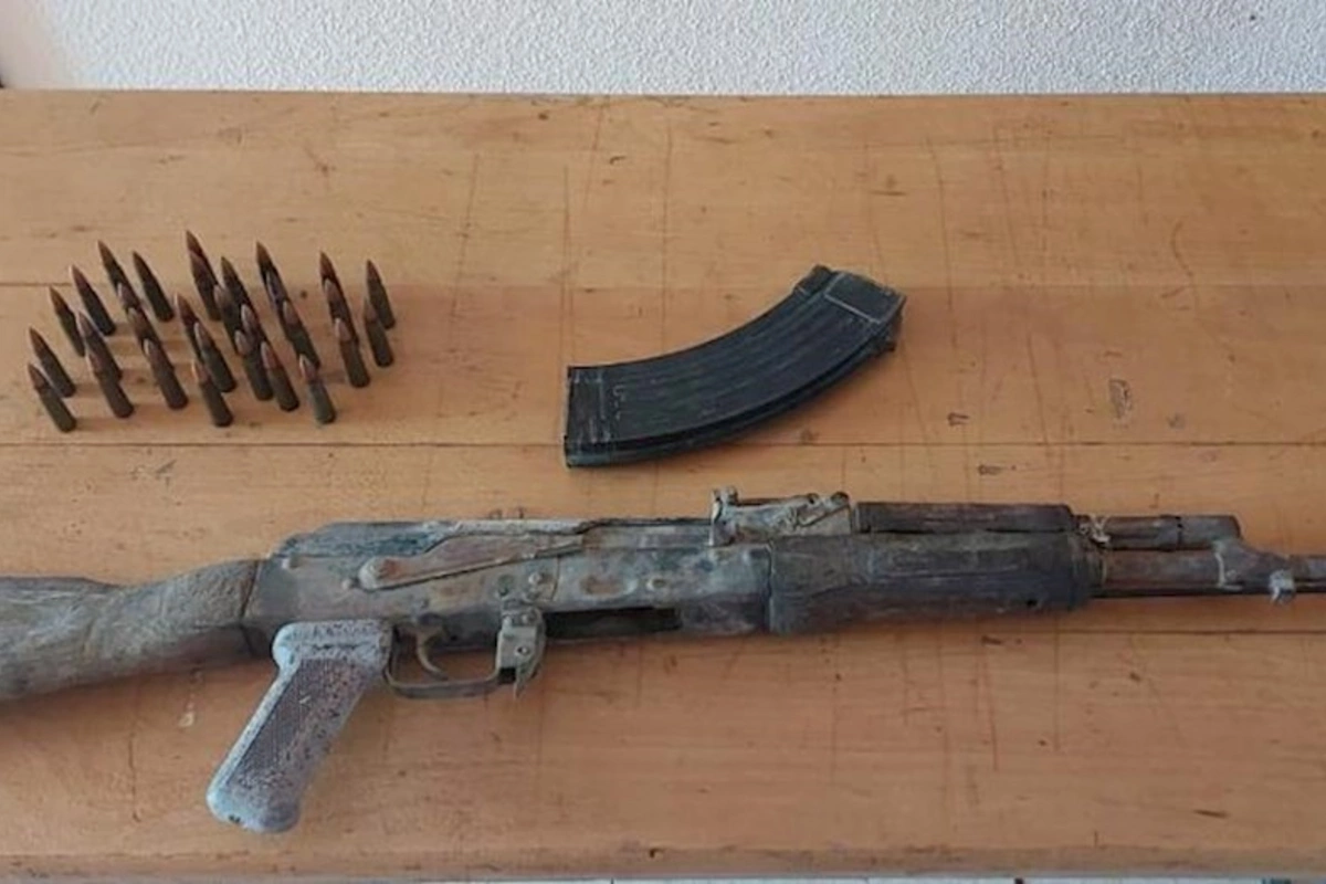 Füzulidə keçmiş məhkumdan Kalaşnikov avtomatı aşkarlandı