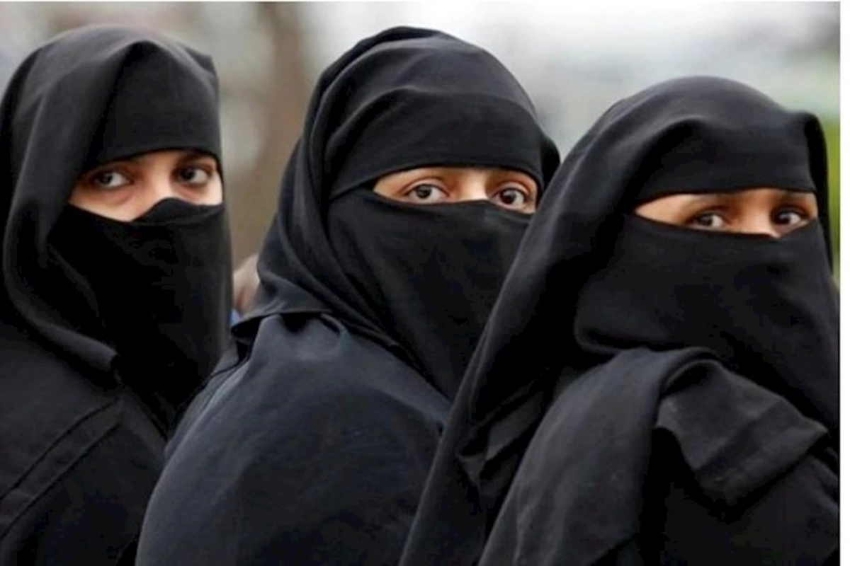 Özbəkistanda üzü örtən geyimlər qadağan olunur