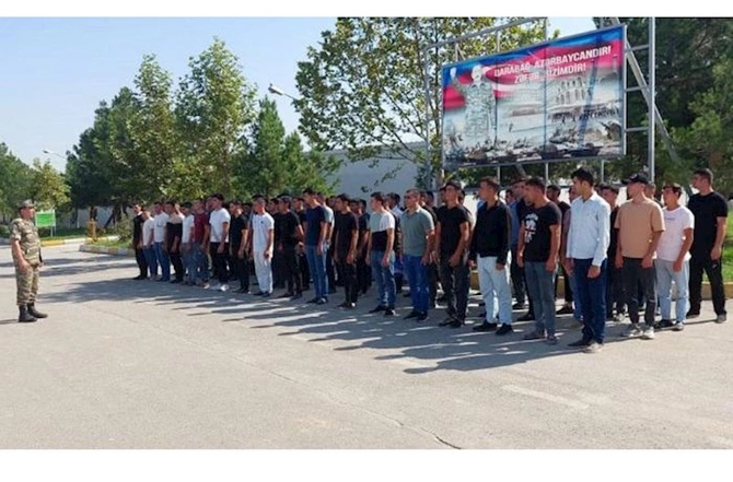 MN ehtiyatdan çağırılan hərbi vəzifəlilərlə bağlı məlumat yaydı — FOTO MN ehtiyatdan çağırılan hərbi vəzifəlilərlə bağlı məlumat yaydı — FOTO
