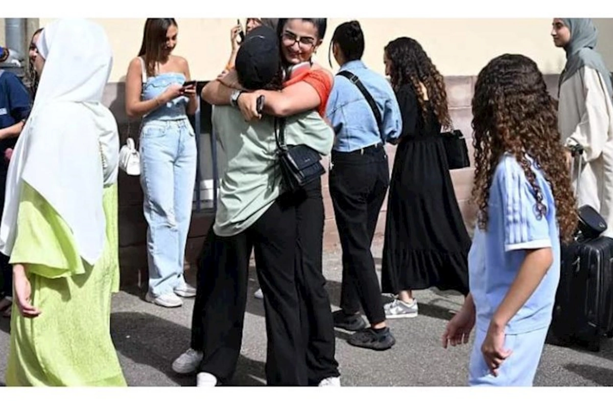 Fransada hicab taxan 67 şagird məktəbə buraxılmadı