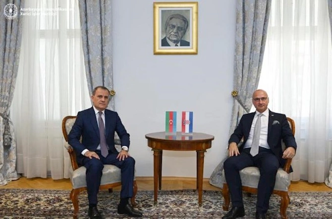 Ceyhun Bayramov xorvatiyalı həmkarı ilə görüşdü Ceyhun Bayramov xorvatiyalı həmkarı ilə görüşdü