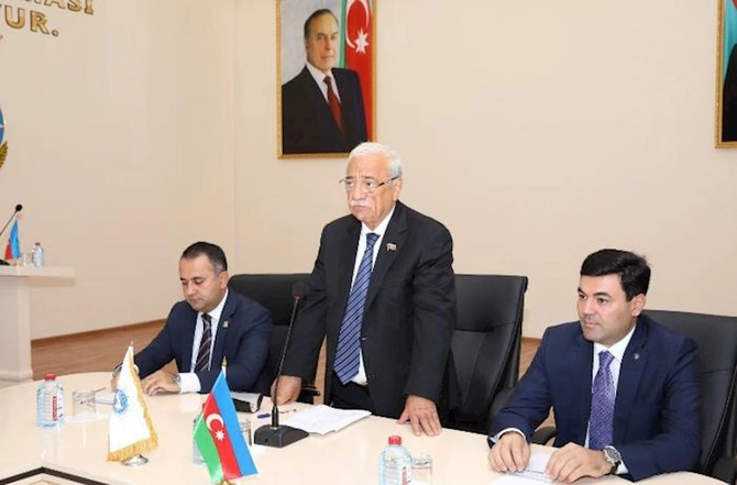 AHİK “Heydər Əliyev İli” çərçivəsində gənclərin iştirakı ilə konfrans keçirib — FOTO AHİK “Heydər Əliyev İli” çərçivəsində gənclərin iştirakı ilə konfrans keçirib — FOTO