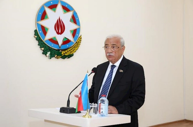 AHİK “Heydər Əliyev İli” çərçivəsində gənclərin iştirakı ilə konfrans keçirib — FOTO AHİK “Heydər Əliyev İli” çərçivəsində gənclərin iştirakı ilə konfrans keçirib — FOTO