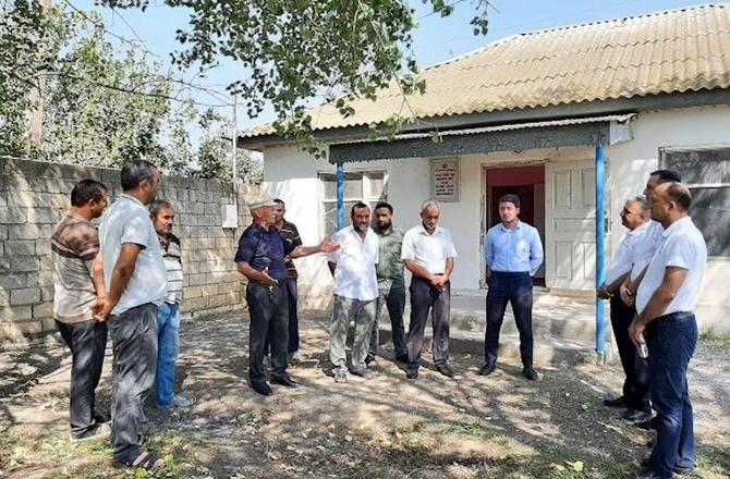 “Açıq mikrofon” Hacırüstəmli kəndində — FOTO “Açıq mikrofon” Hacırüstəmli kəndində — FOTO