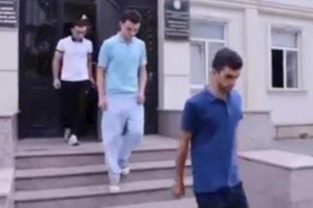 Həbs müddəti başa çatan erməni futbolçular Ermənistana belə göndərildilər — VİDEO